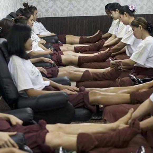 หลักสูตรนวดฝ่าเท้าเพื่อสุขภาพ_0 The Magic Academy สถาบันสอนเสริมความงาม สร้างรายได้